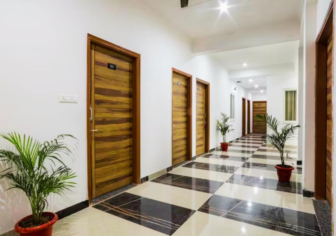 The Castle Blue Greater Noida Exterior foto